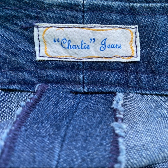 Vintage 80s jeans with crochet purple flowers down leg, size 23 - Picture 7 of 14